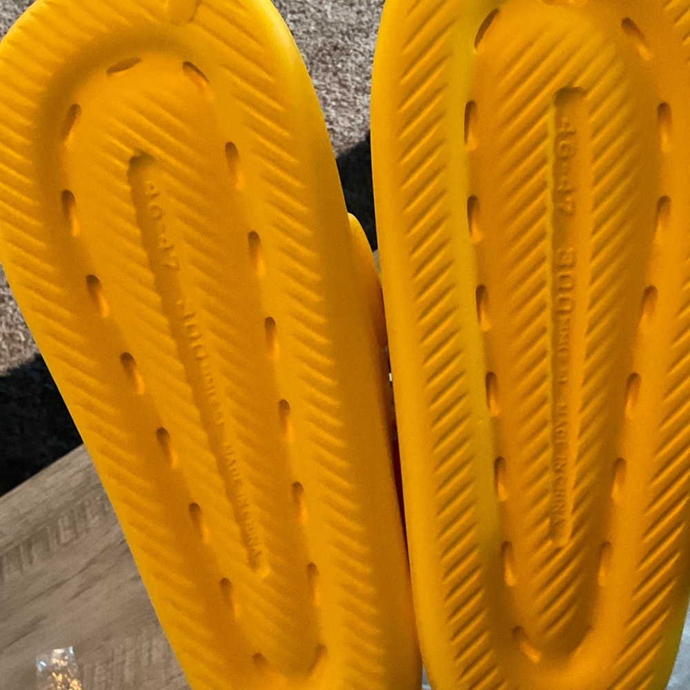 Yellow Cartoon Slippers with Pink Socks - Picture 4 of 5